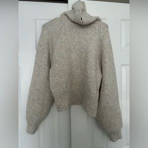 TOPSHOP size US 12 turtleneck / cropped size L